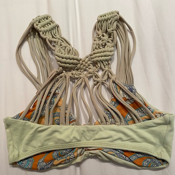Maaji reversible bathing suit top 
Size extra small - Picture 2 of 3